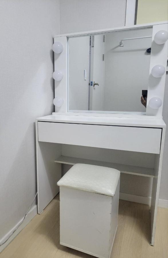 Newly Renovated 2 Bedroom Apartment #7 Seúl Exterior foto