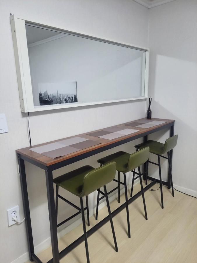 Newly Renovated 2 Bedroom Apartment #7 Seúl Exterior foto
