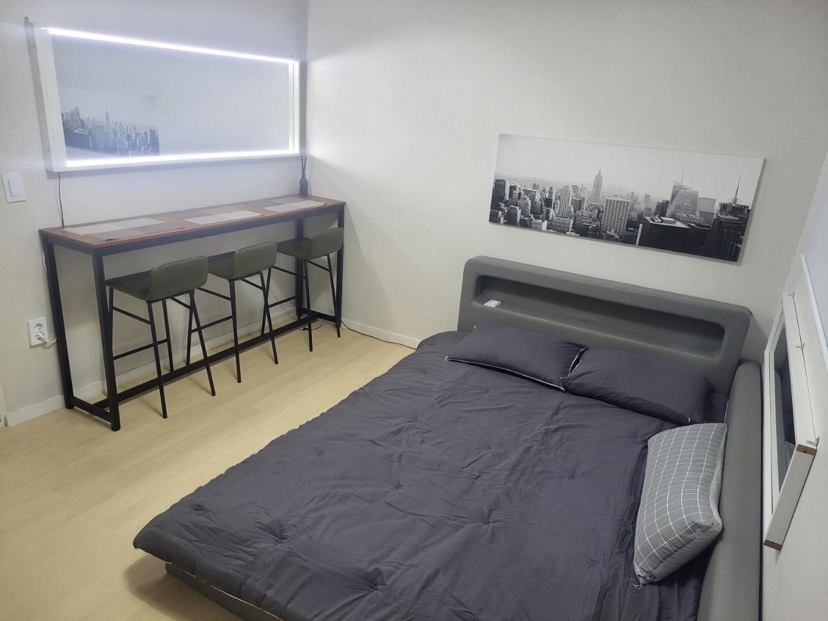 Newly Renovated 2 Bedroom Apartment #7 Seúl Exterior foto
