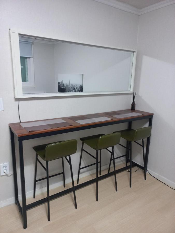 Newly Renovated 2 Bedroom Apartment #7 Seúl Exterior foto