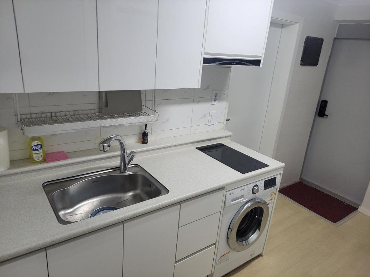 Newly Renovated 2 Bedroom Apartment #7 Seúl Exterior foto